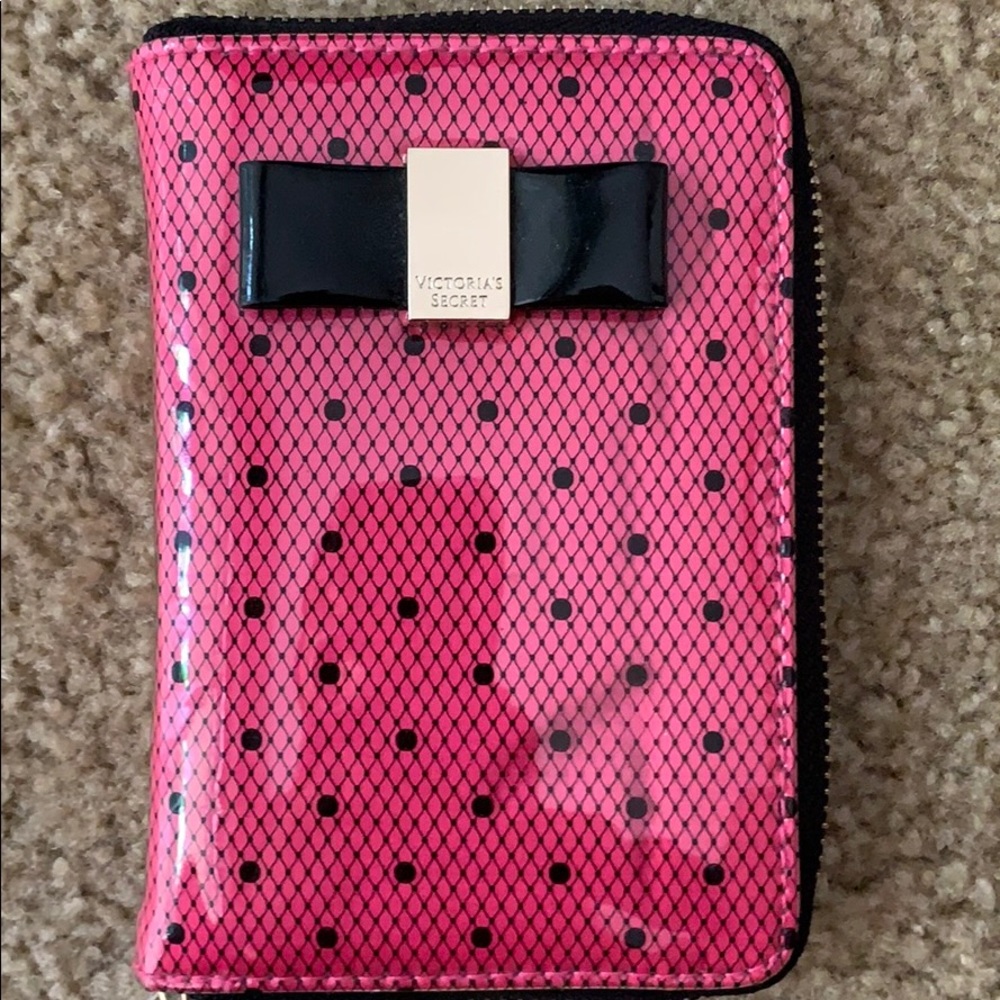 Victoria’s Secret Travel Essential Brush Kit